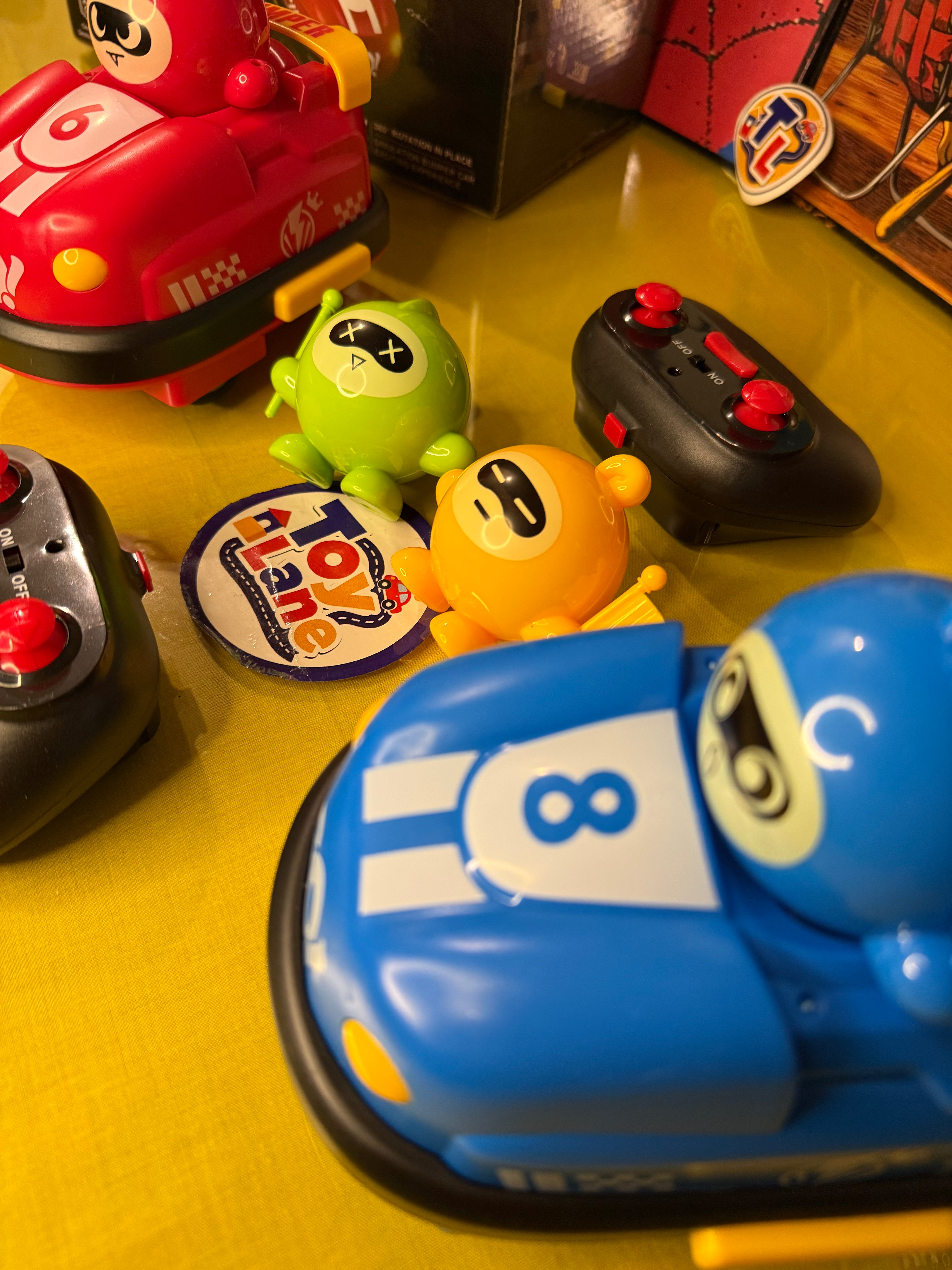 2Pcs RC Bumper Cars with Collision Ejection